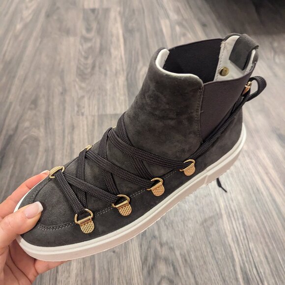 Stuart Weitzman Ziggy Sneaker - Picture 5 of 6